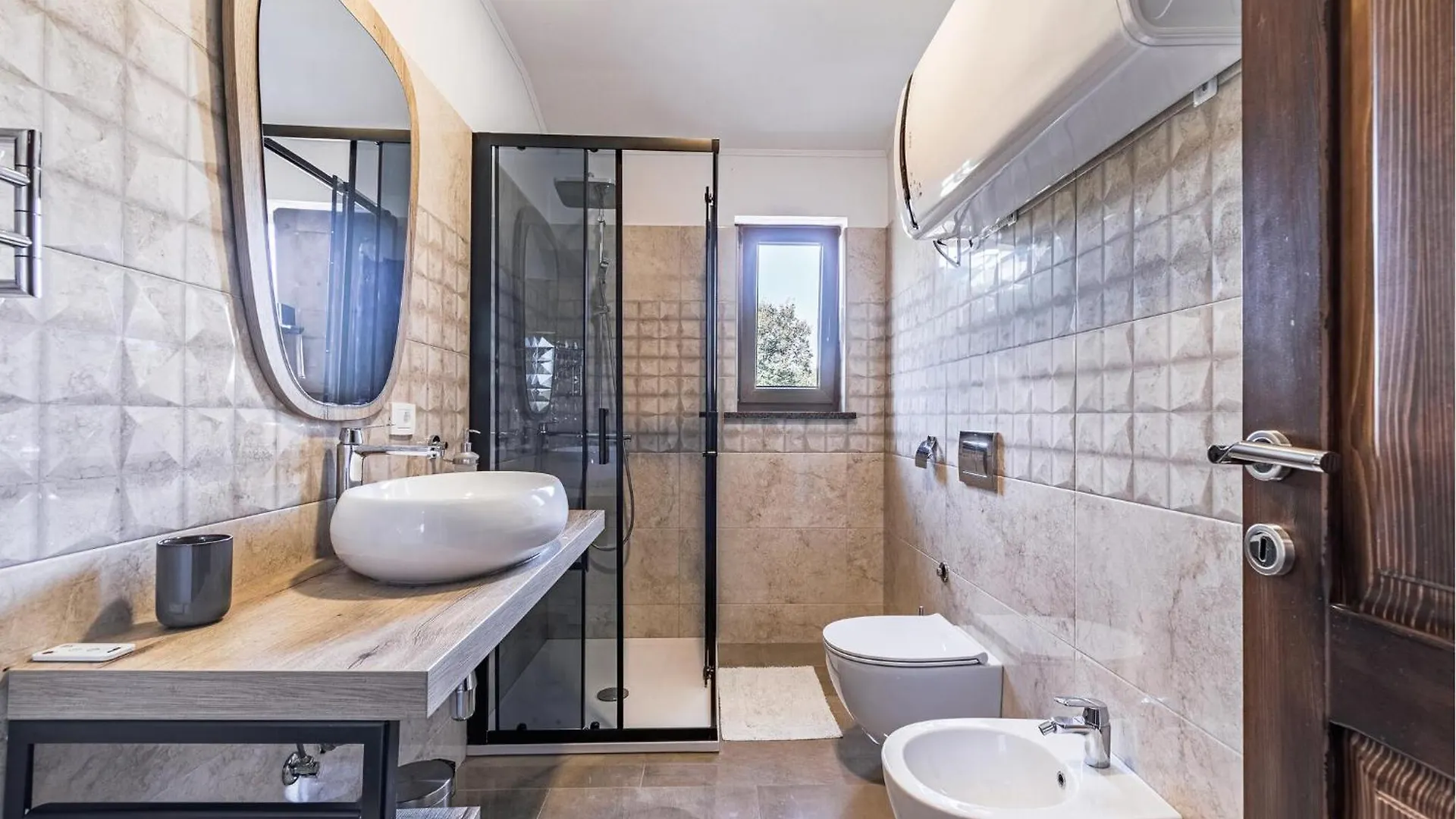 Gorgeous Home In Roc With Wifi 0*,  克罗地亚