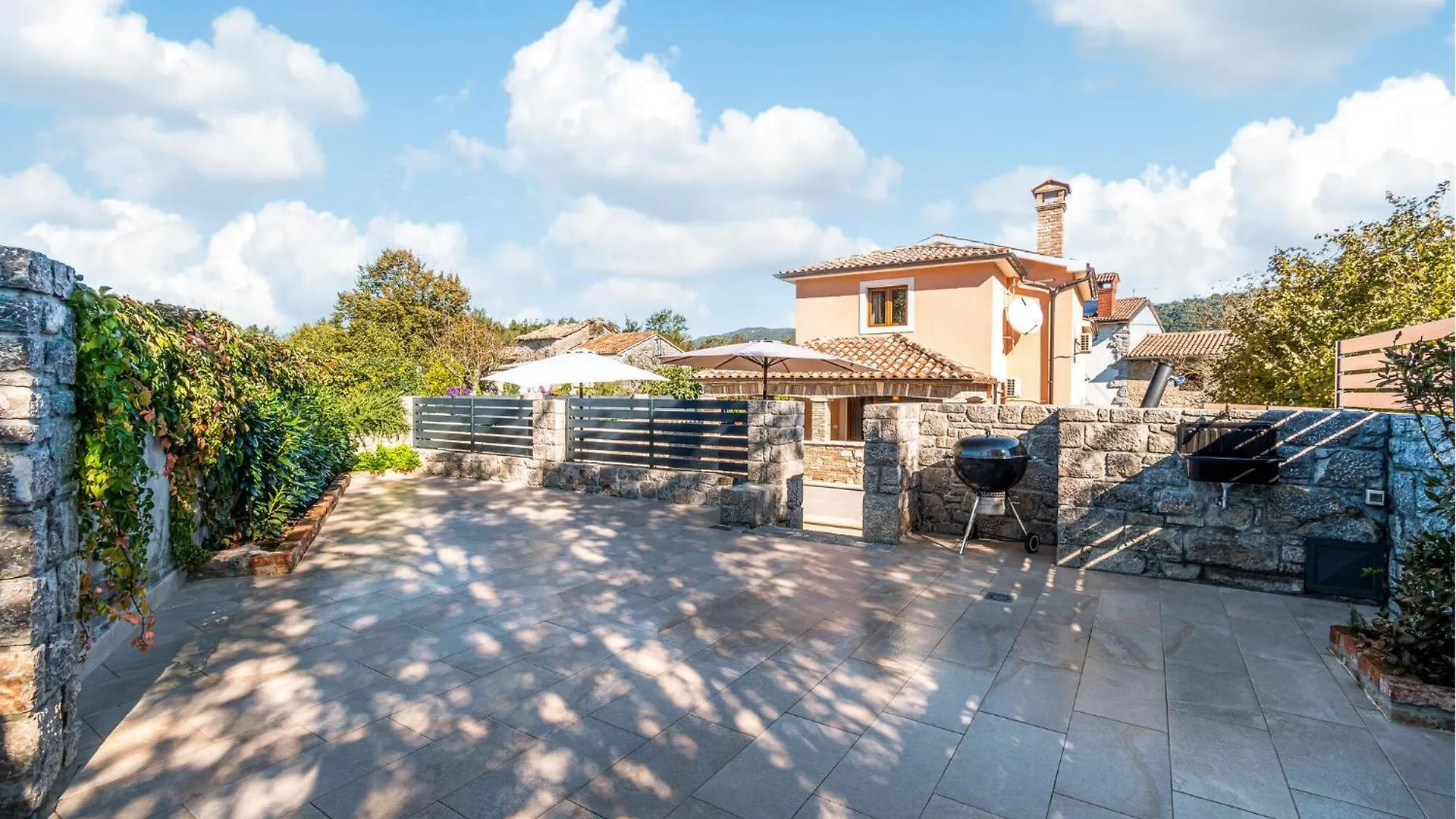 Gorgeous Home In Roc With Wifi 0*,  克罗地亚